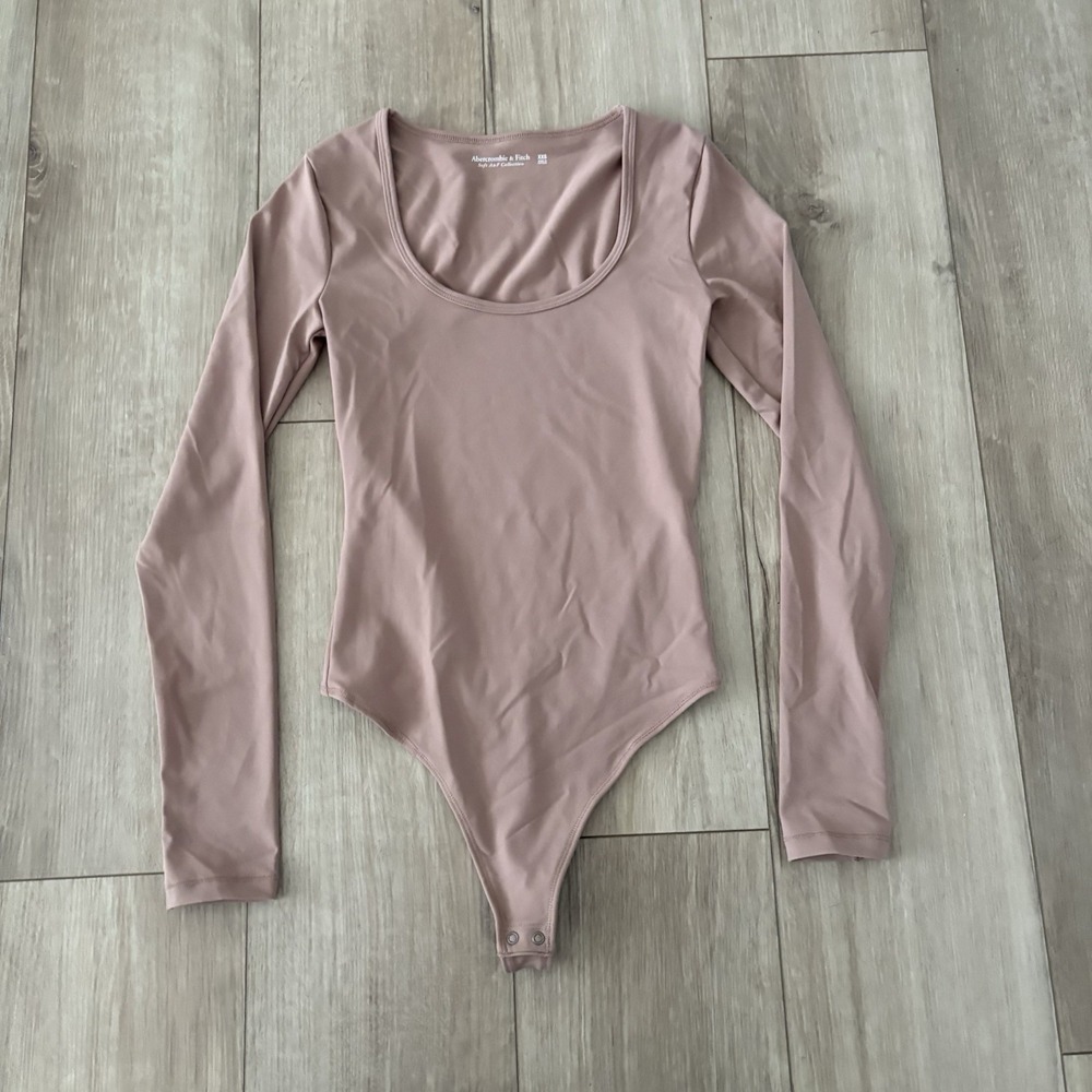 Abercrombie & Fitch Soft AF Round Neck Long Sleeve Bodysuit Tan Nude Brown‎ XXS